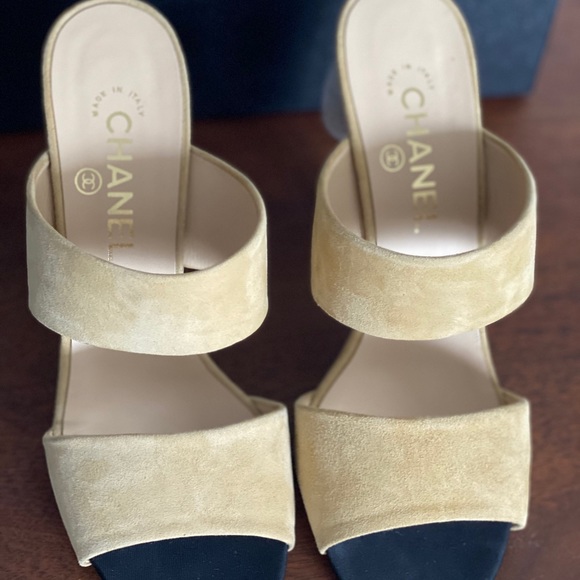 Chanel authentic heels. In suede and leather. - Picture 4 of 16